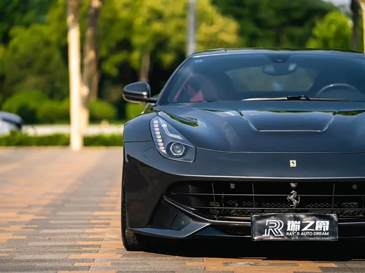 ferrari F12berlinetta