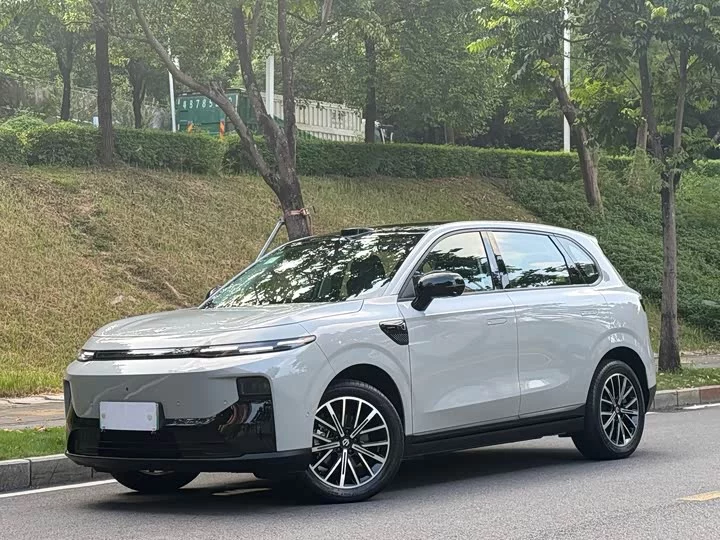 Leapmotor B10
