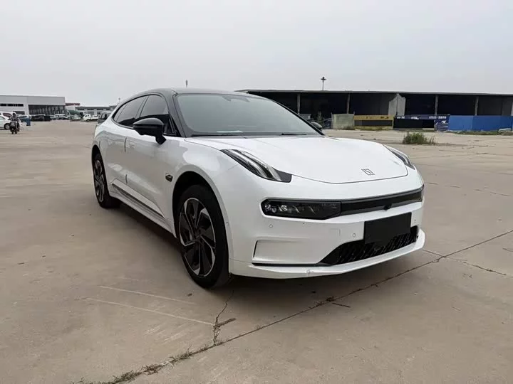 ZEEKR 001