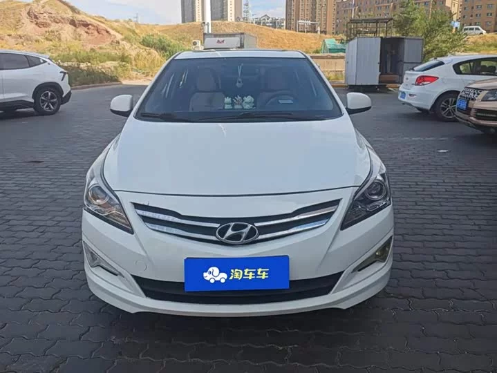 Hyundai Rena