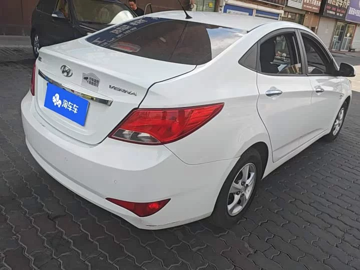Hyundai Rena