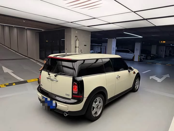 MINI CLUBMAN