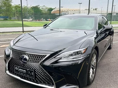 Lexus LS