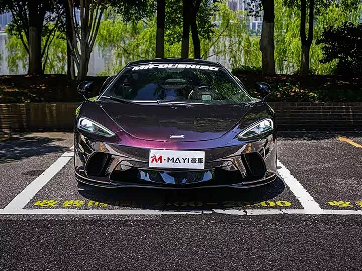McLaren GT