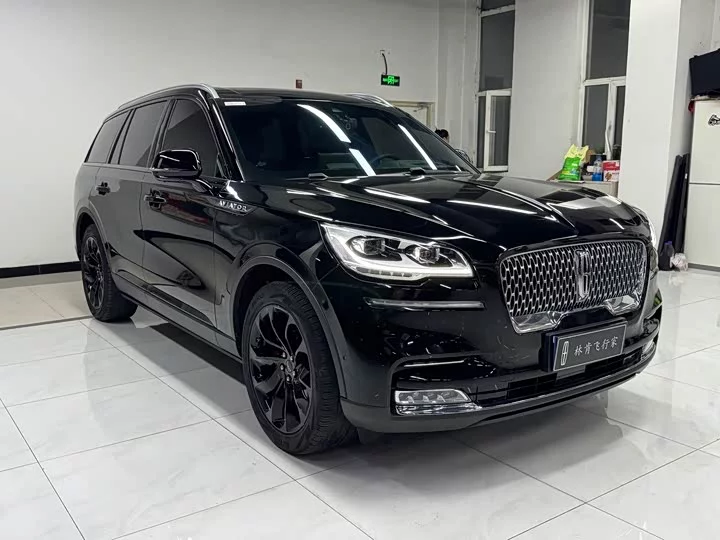 Lincoln aviator