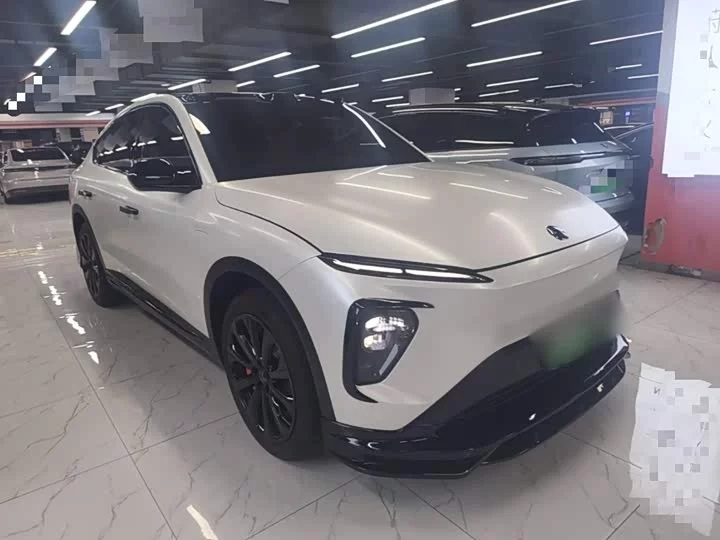 NIO EC7