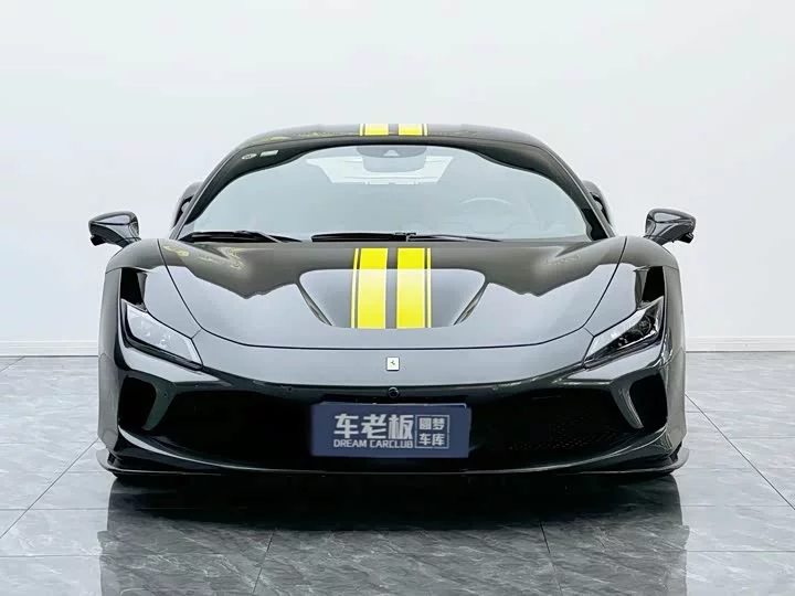 ferrari F8