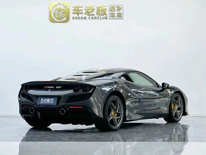 ferrari F8