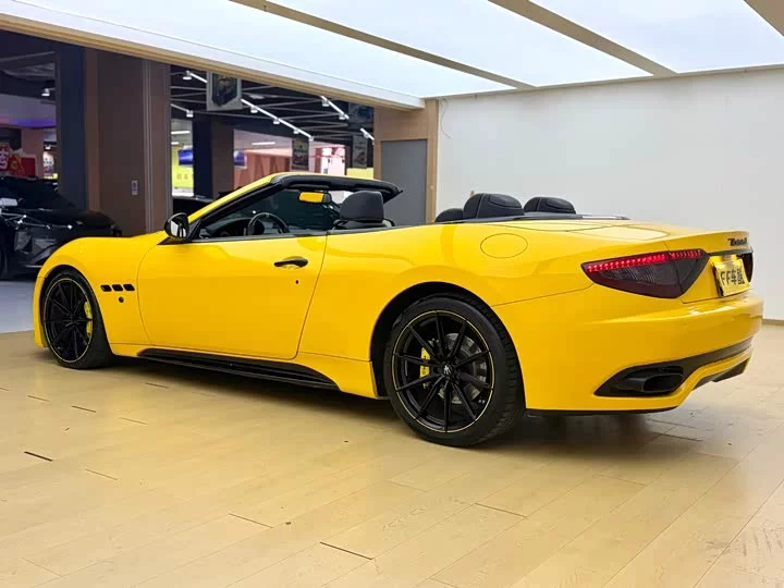 Maserati GranCabrio