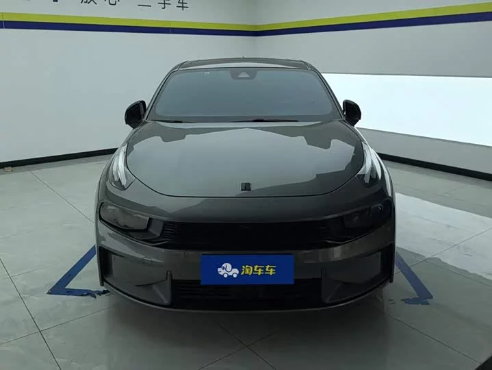 Lynk & Co 03
