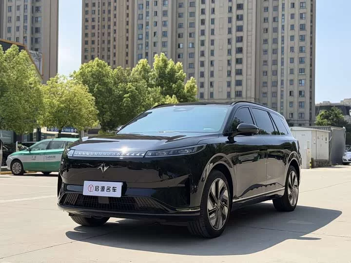 Dongfeng eπ008