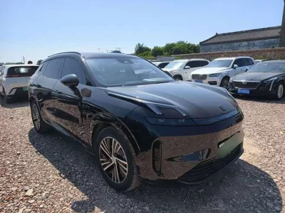 Lynk & Co 08 EM-P