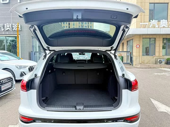 Audi Q6L e-tron