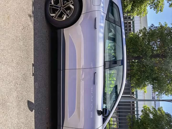 Volvo XC70 plug-in hybrid