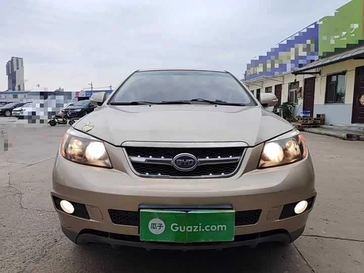 BYD S6