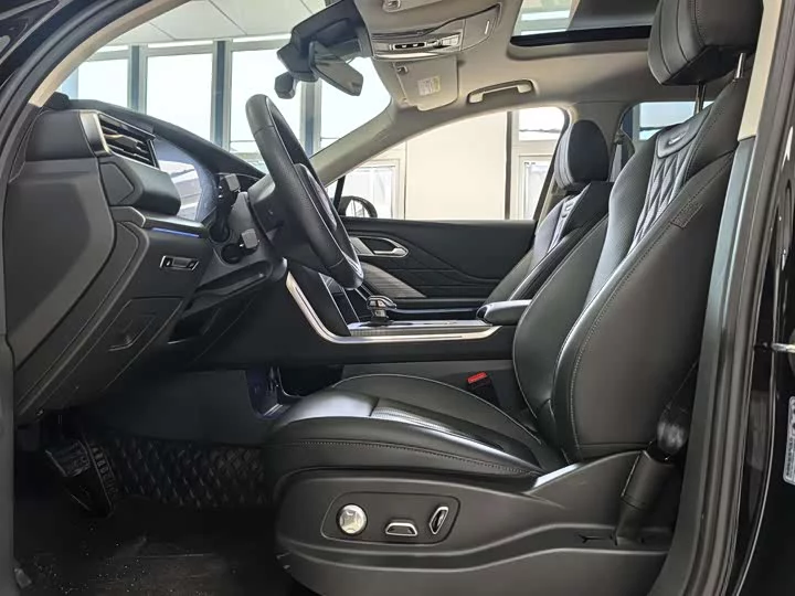 Hongqi HS7 PHEV