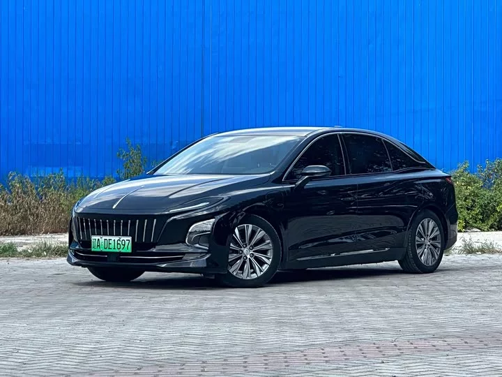 Hongqi E-QM5