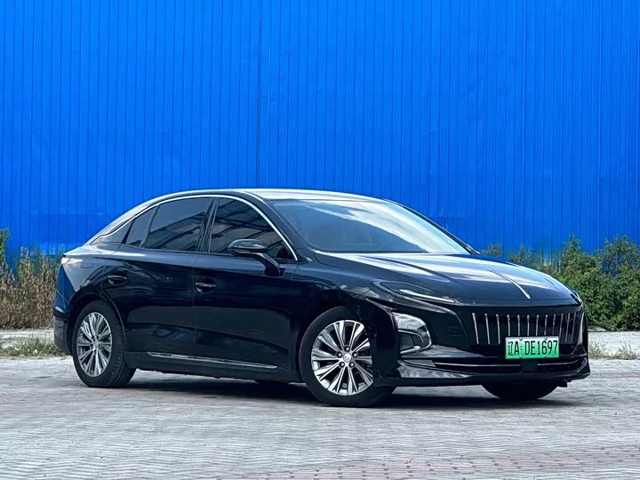 Hongqi E-QM5