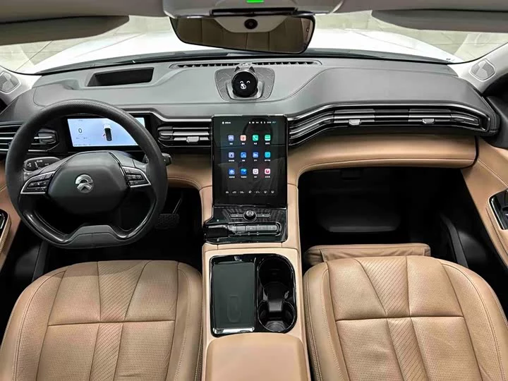 NIO ES8