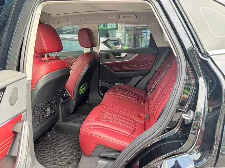Hongqi HS5