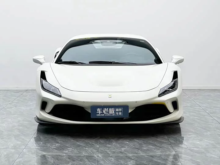 ferrari F8