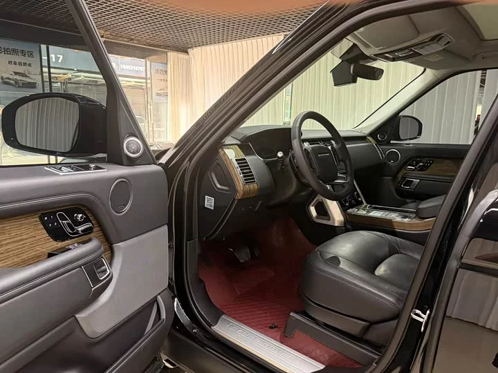 Land Rover range rover