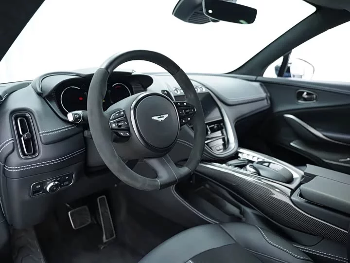 Aston Martin DBX