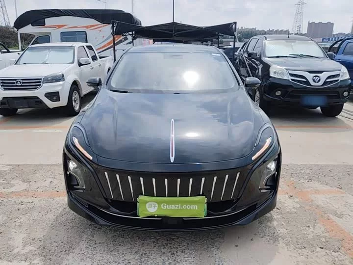 Hongqi E-QM5