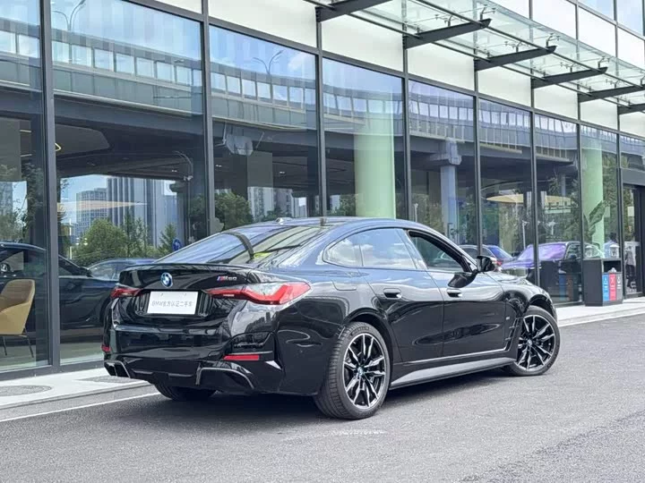 BMW i4