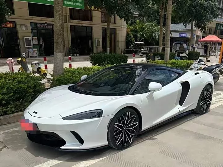 McLaren GT