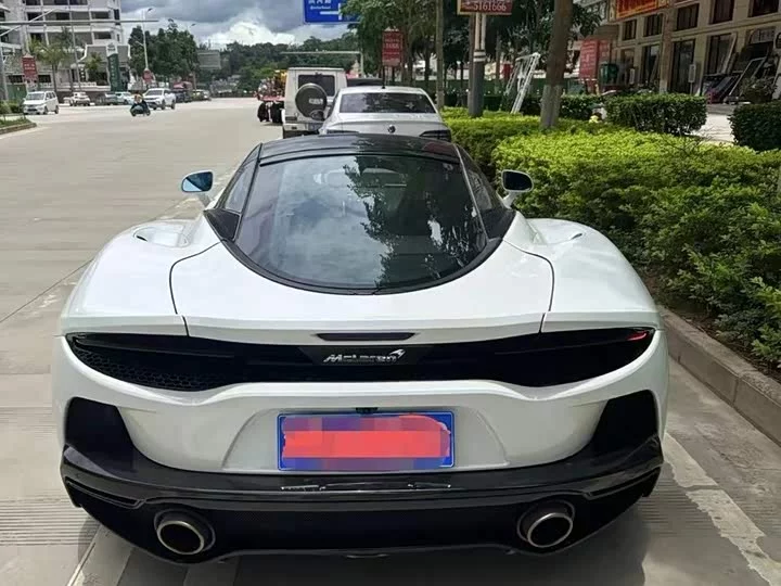 McLaren GT