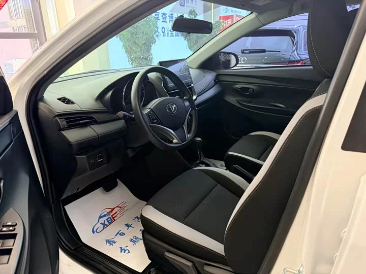Toyota Yaris L