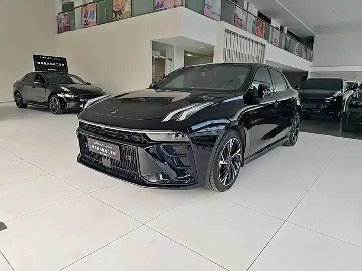Lynk & Co 03