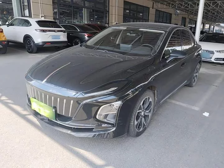 Hongqi E-QM5