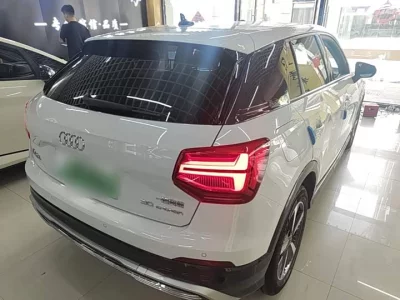 Audi Q2L e-tron