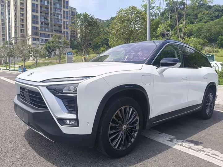 NIO ES8