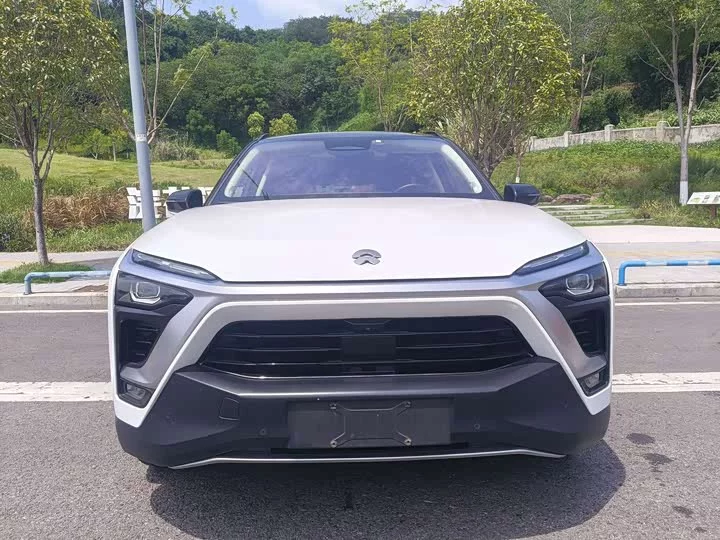 NIO ES8