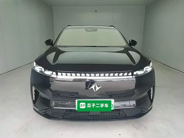 Dongfeng eπ008