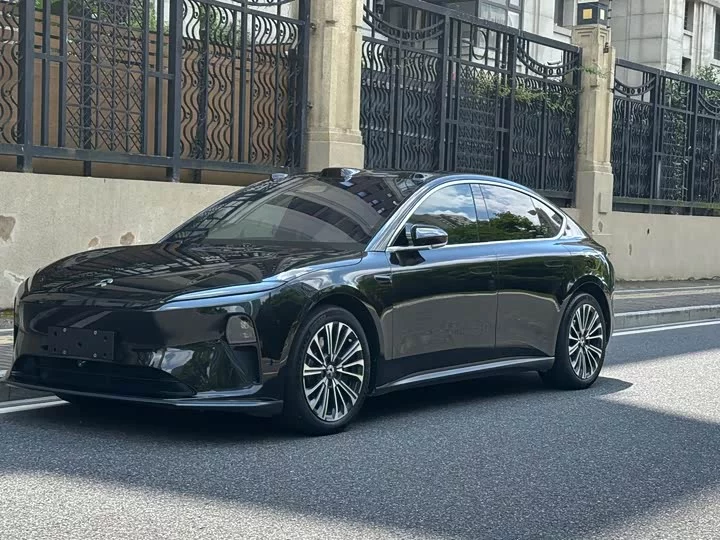 NIO ET5