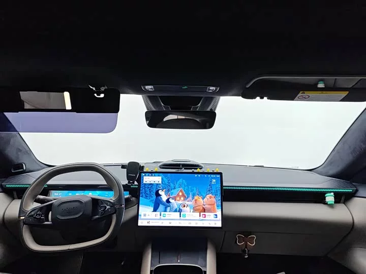 Lynk & Co Z10