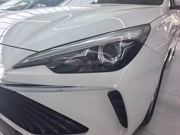 Roewe i5