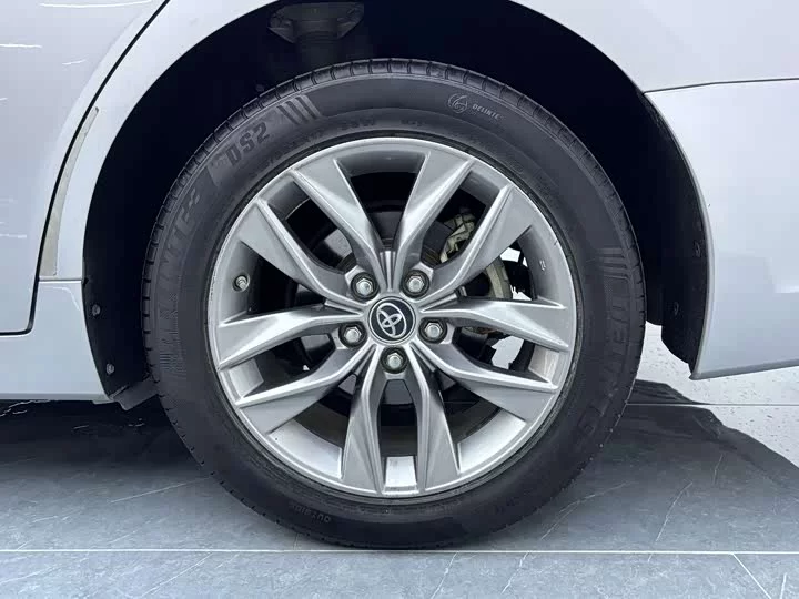 Toyota asian dragon