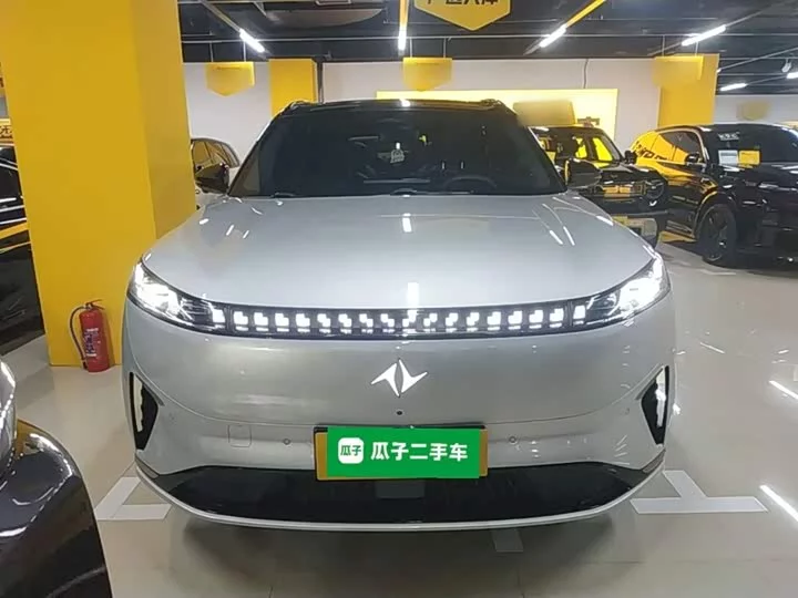 Dongfeng eπ008
