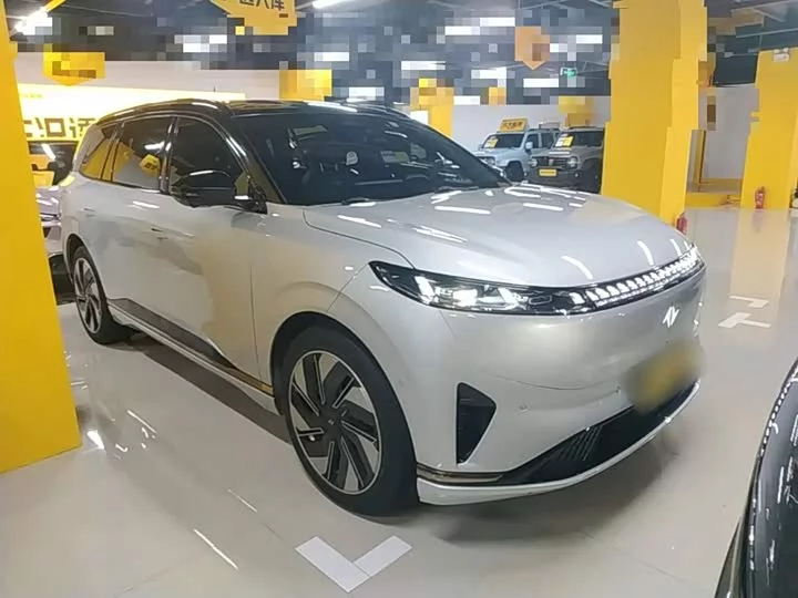 Dongfeng eπ008
