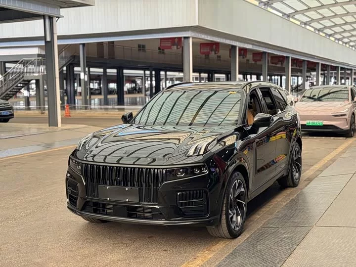 Lynk & Co 09
