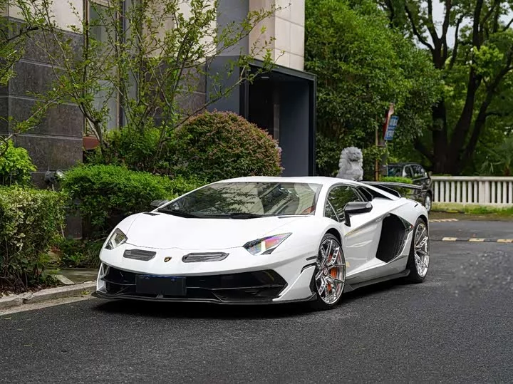 Lamborghini Aventador