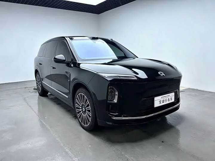 NIO ES8