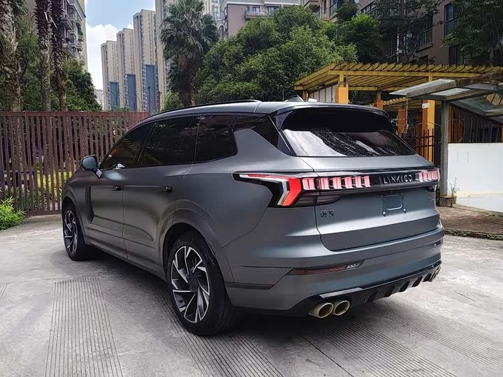 Lynk & Co 09