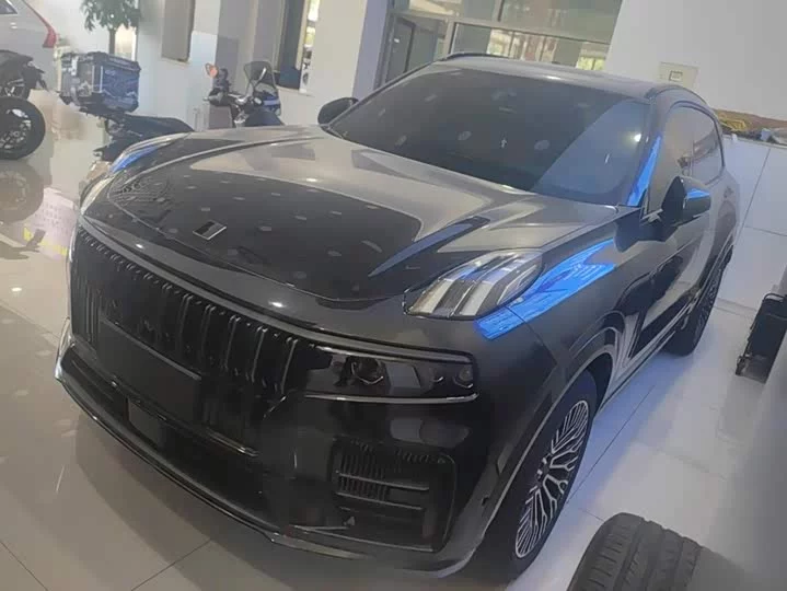 Lynk & Co 09