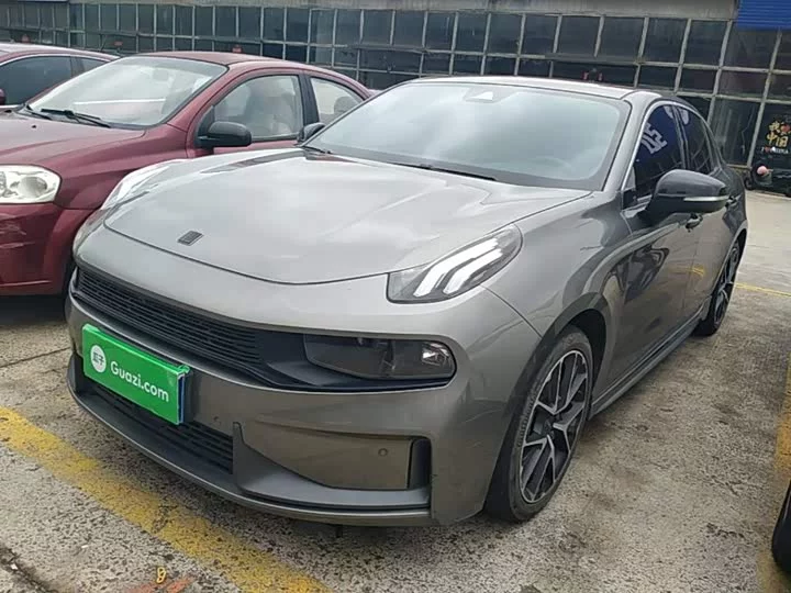 Lynk & Co 03
